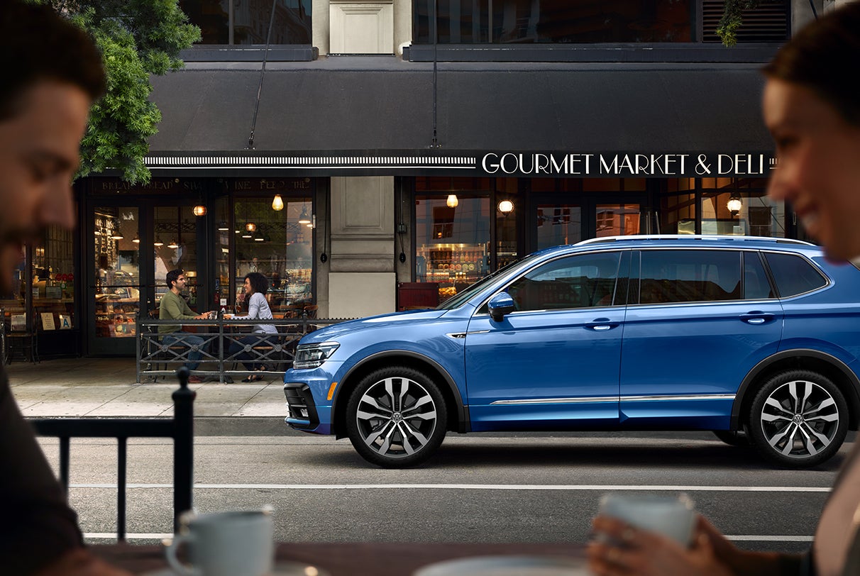 2020 Tiguan in Front of a Cafe